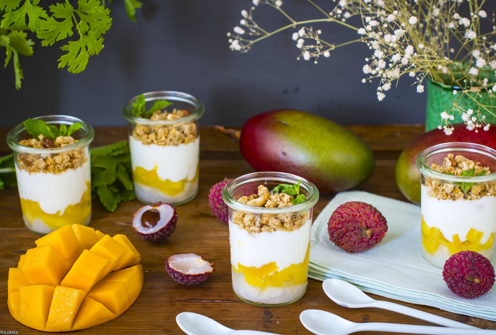 Mango Müsli mit Litschis und Joghurt: ein Superfrühstück voller Vitamine